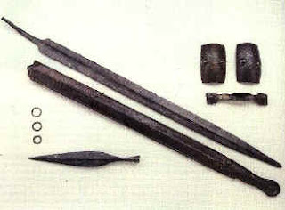 Panoplia completa in ferro dalla necropoli a Fère-Champenoise. III sec. a.C.