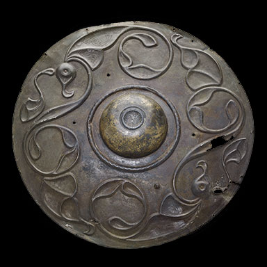 Scudo circolare di bronzo databile intorno dal 300 al 200 AC recuperato nel Tamigi